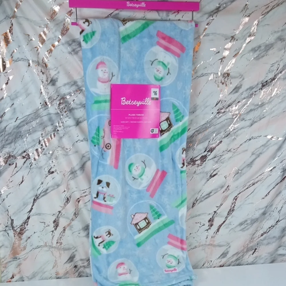 🎁 Betseyville Holiday Snowglobe Plush Throw Blanket